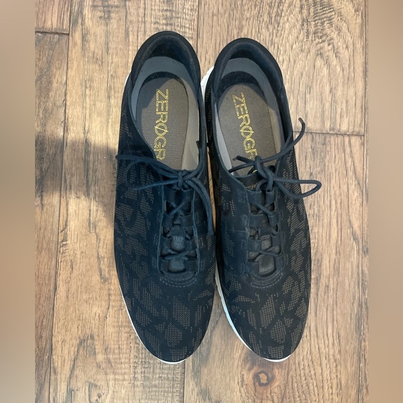 Cole Haan Women's Zerogrand
Perforated Trainer Blk Perf/White Size 9 - Picture 3 of 9